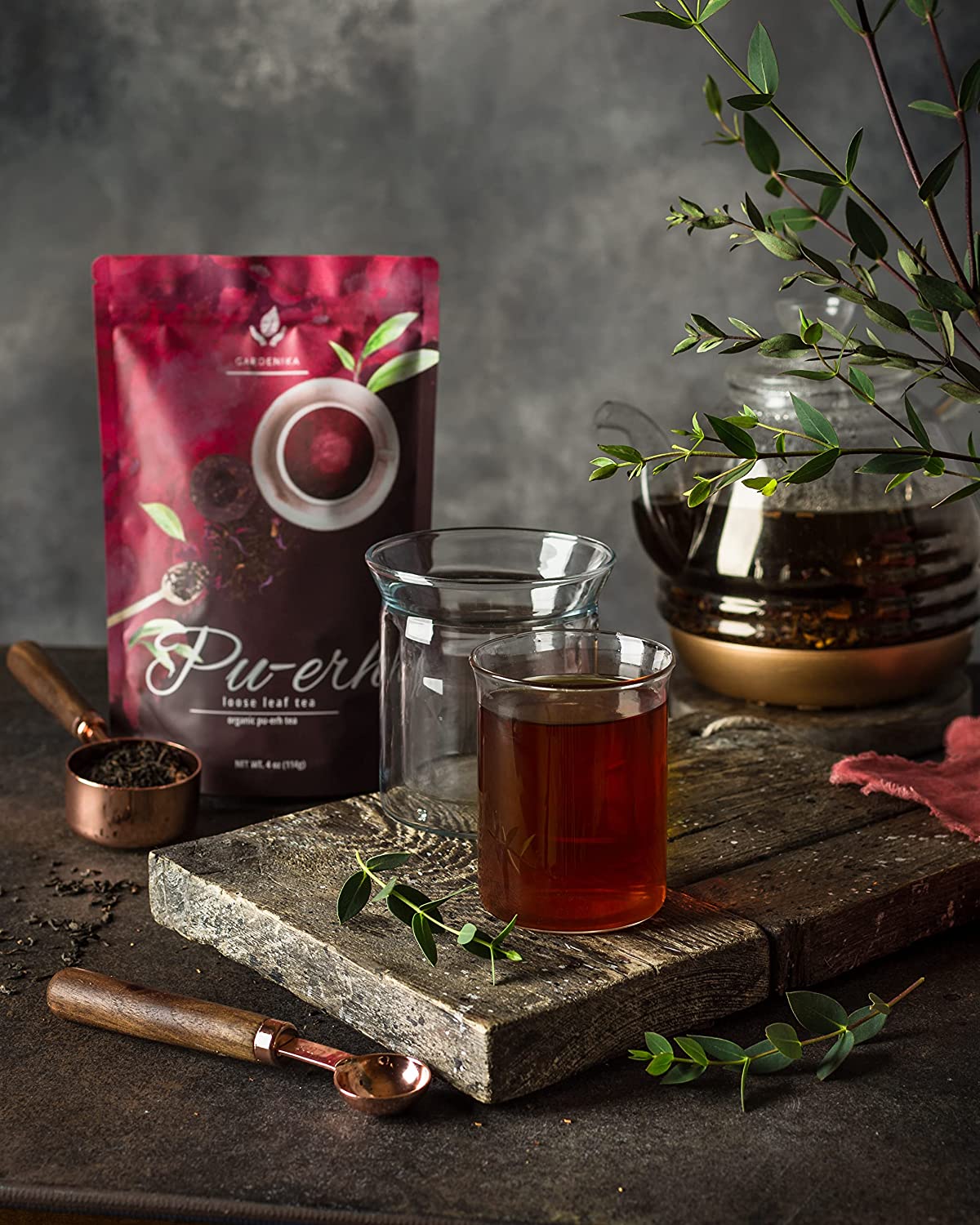 Organic loose leaf Puerh tea with fermented leaves, high-caffeine coffee alternative, from Gardenika Shop.